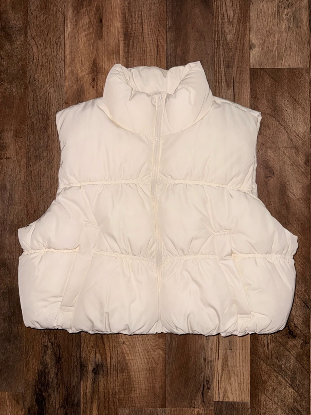 H&M (Divided) Cropped Ivory Puffer Vest